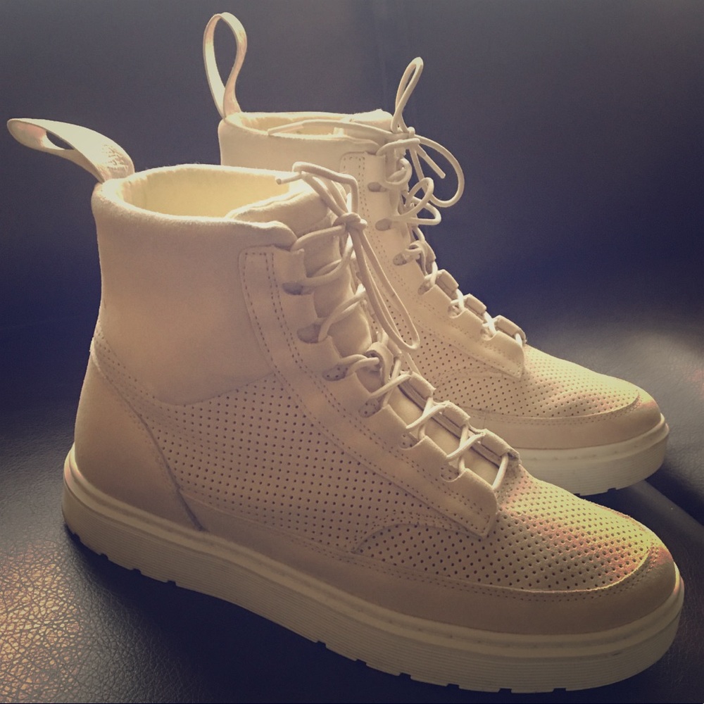 Dr Martens Kamar Boot. Excellent condition!!